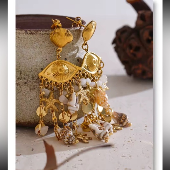 Gold Shell & Pearl Dangle Earrings – Baroque Ocean-Inspired Statement Jewelry - Picture 1 of 10